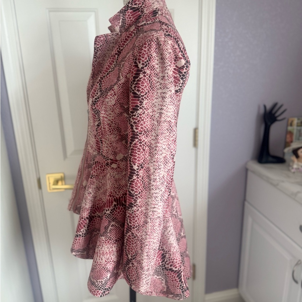 VENUS Pink and Black Snake Print Blazer - Picture 4 of 10